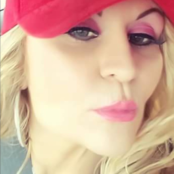 Meet your Posher, Jacee - Picture 2 of 2